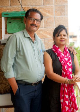 Genç Hintli çiftin portresi.