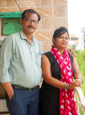 Genç Hintli çiftin portresi.