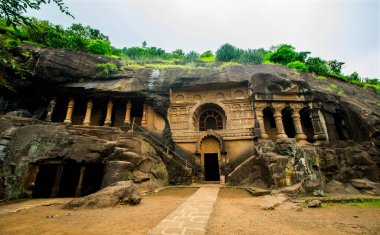 Pandav Leni Budha Mağaraları veya Trirashmi Mağaraları, 24 - 30, 1200 yıllık Hinayana Budist mağaraları, Nashik, Hindistan.