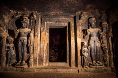 Pandav Leni Budha Mağaraları veya Trirashmi Mağaraları, 24 - 30, 1200 yıllık Hinayana Budist mağaraları, Nashik, Hindistan.