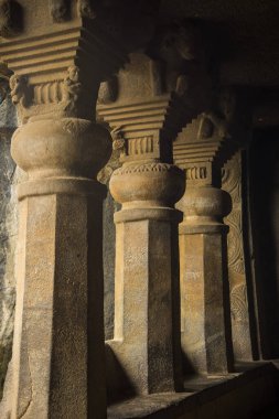 Pandav Leni Budha Mağaraları veya Trirashmi Mağaraları, 24 - 30, 1200 yıllık Hinayana Budist mağaraları, Nashik, Hindistan.