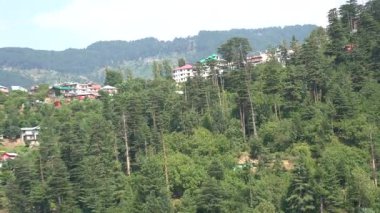 Hindistan 'ın Srinagar yakınlarındaki dağ köyü.