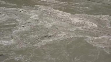 Hindistan, Jammu ve Kashmir 'deki dağ nehri..