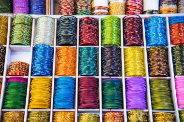 Soyut arkaplan çok renkli bilezikleri