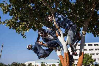 Genç Hintli adamlar kana susamış vampir, korkunç Hintli zombi.