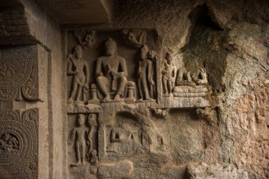 Aurangabad Mağaraları 'ndaki Buda Heykeli, Hindistan, Maharashtra, Aurangabad' da 2. yüzyıldan kalma kaya kesimli Budist mağara anıtlarıdır..