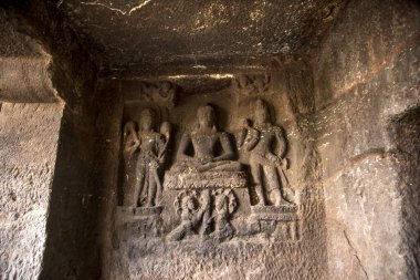 Aurangabad Mağaraları 'ndaki Buda Heykeli, Hindistan, Maharashtra, Aurangabad' da 2. yüzyıldan kalma kaya kesimli Budist mağara anıtlarıdır..