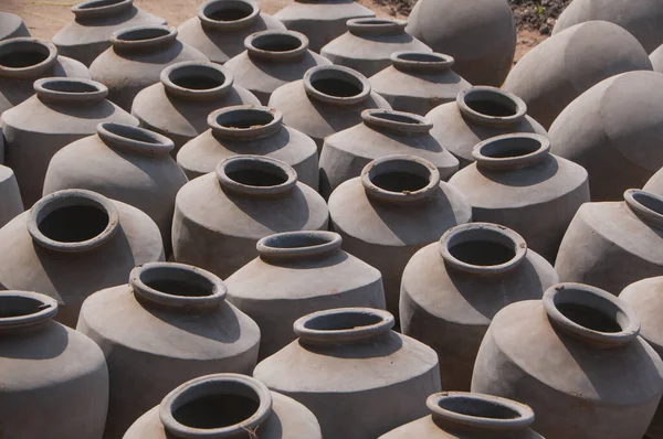 Hindistan 'daki kil saksılarının arka planı.