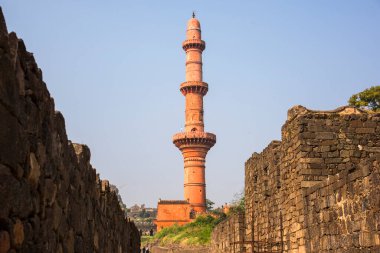 Aurangabad yakınlarındaki Antik Daulatabad kalesi, Maharashtra, Hindistan, MS 14. yüzyılda inşa edildi.