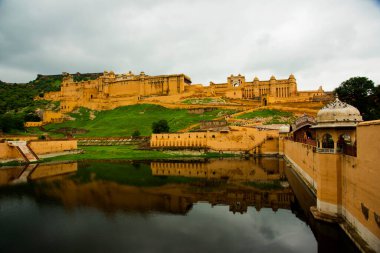 Amer veya Amber kalesi, Jaipur, Rajasthan, Hindistan 'da ünlü bir turizm merkezi, UNESCO Dünya Mirası sahası.