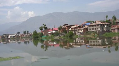 Hindistan 'ın Kaşmir kentindeki eski Srinagar şehrinin güzel manzarası.