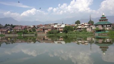 Hindistan 'ın Kaşmir kentindeki eski Srinagar şehrinin güzel manzarası.