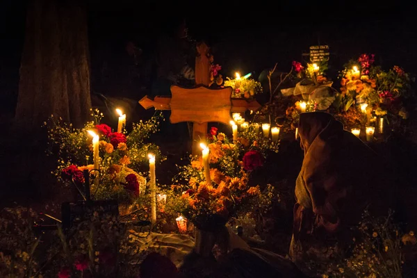 Ziua Morților Noaptea Cimitirul Din Janitzio Michoacan Mexic Decorațiuni Tradiționale — Fotografie, imagine de stoc