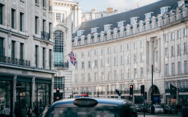 Londra - 08 Eylül 2019 - Londra, Londra, İngiltere 'de kalabalık Regent Caddesi' nde Kış Sabah Güneşi