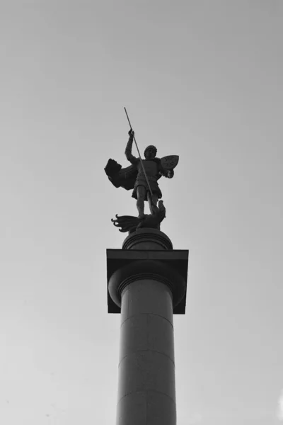 法と秩序の記念柱の兵士 — ストック写真