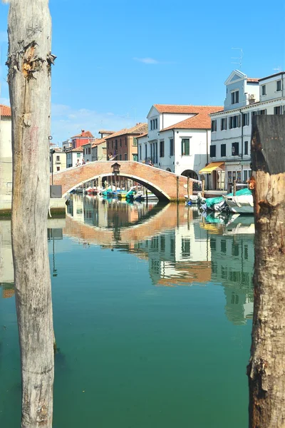 Canal avec bateaux en Italie — Photo