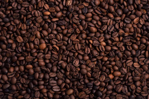 Verstreute Berge Gerösteter Arabica Kaffeebohnen Von Oben Bei Tageslicht — Stockfoto