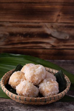 Thai tatlısı Kanom Kai Hong veya kuğu yumurtası