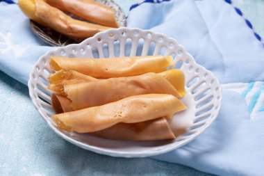 Yuvarlanan gözleme (Khanom Tokyo)