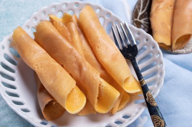 Yuvarlanan gözleme (Khanom Tokyo)