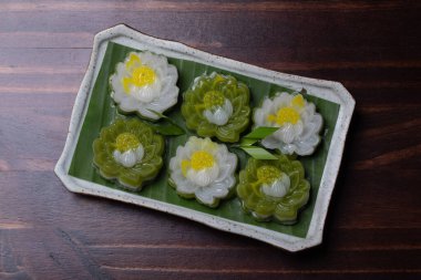 Katman Tatlı Kek (Kanom Chan)