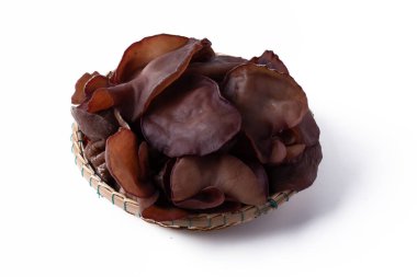 Beyaz arkaplanda mantar kulağı