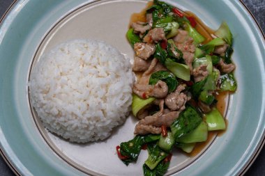 Çukulatalı domuz kızartması, Tayland yemeği.