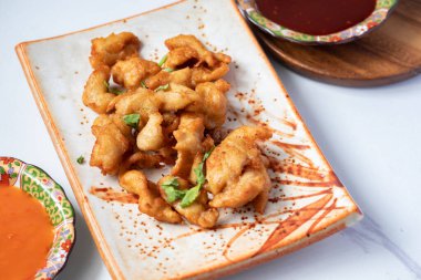 Biber soslu kızarmış tavuk ve Son Kochujang.