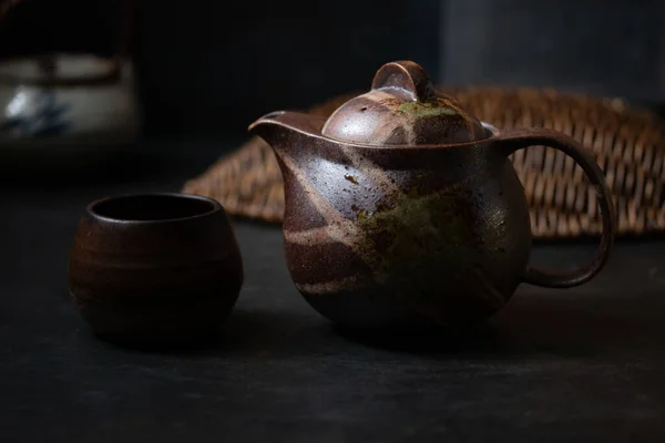 Çaydanlık Kahverengi Bardak Japon Seramikleridir Yan Yana Konmuş Çay — Stok fotoğraf