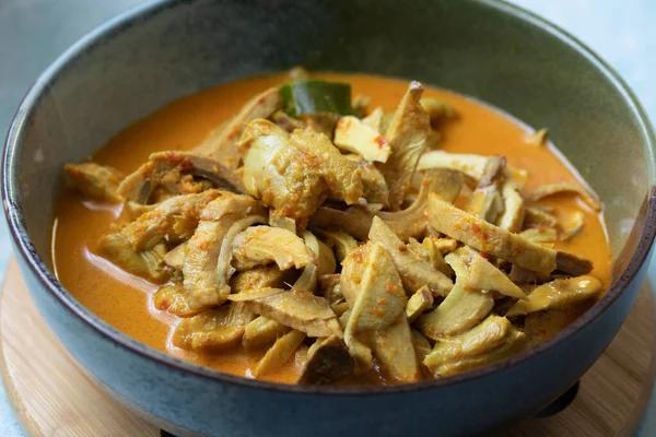 Young Coconut Curry Chicken Kaeng Kai Kala Traditional Thai Dish — Stock Photo, Image