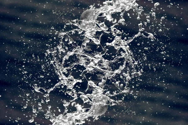 Plamy Wody Środku Ramki Ciemnoniebieskim Tle — Zdjęcie stockowe