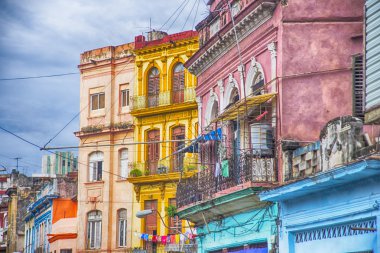 Renkli balkon ve Binalar Havana, Küba
