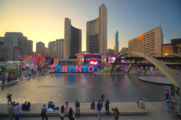 Toronto, kanada, 9. juli 2015. das neue toronto-schild in nathan phill — Stockfoto