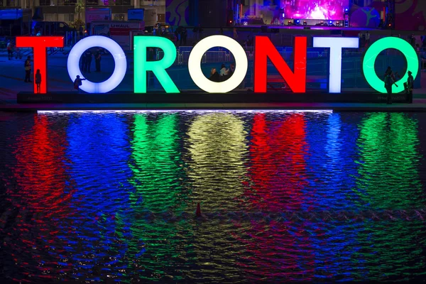 TORONTO,CANADA, JULY 9,2015. The new Toronto sign in Nathan Phill — Stock Photo, Image