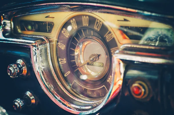 Vintage american car dashboard, cuba — Stock Photo, Image