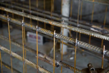 Çapı farklı olan kıvrımlı metal ağların kaynaklanması. Metal ürünlerinin üretimi