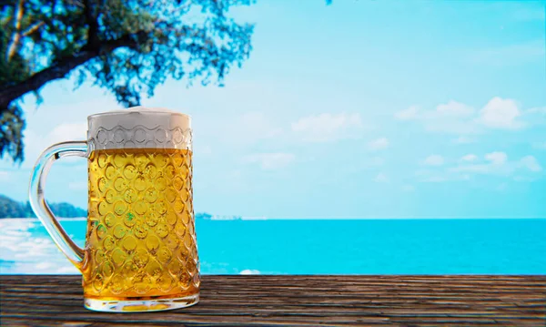 Fass Oder Craft Bier Einem Hohen Klaren Glas Mit Bierschaum — Stockfoto