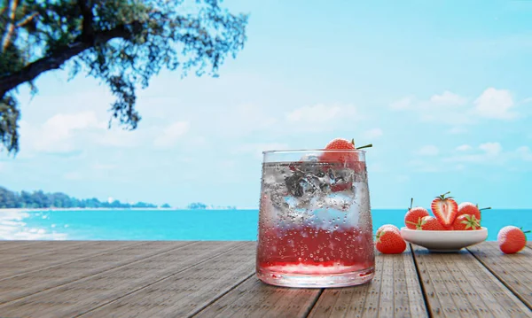 Mocktail Strawberry Soda Mezcla Alcohol Fresas Frescas Cuenco Cerámica Fondo —  Fotos de Stock