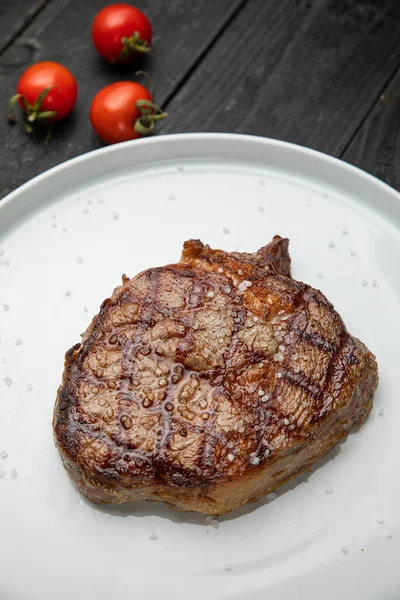 Carne Argentina Bistecca Alla Griglia Piatto Rotondo Bianco — Foto Stock