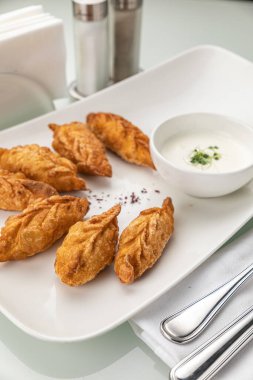 Lezzetli Asya yemeklerinin yakın görüntüsü