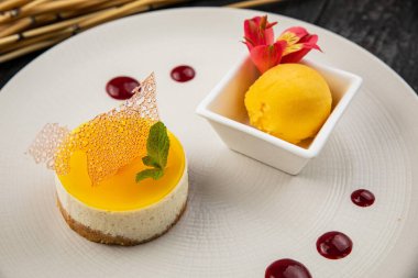 Dondurmalı Fransız tatlısı.