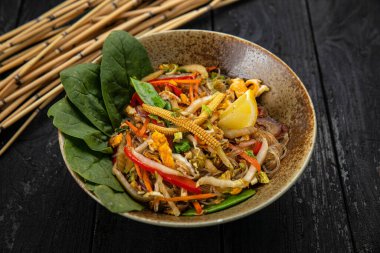 Sebzeli pilav. Japon mutfağı.