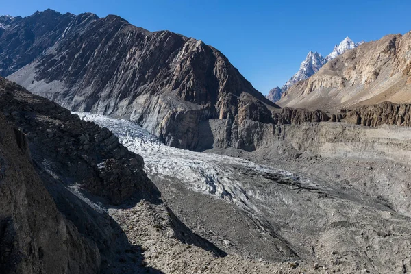 Glaciar en Karakorum montañas Hunza valle norte de Pakistán — Foto de Stock