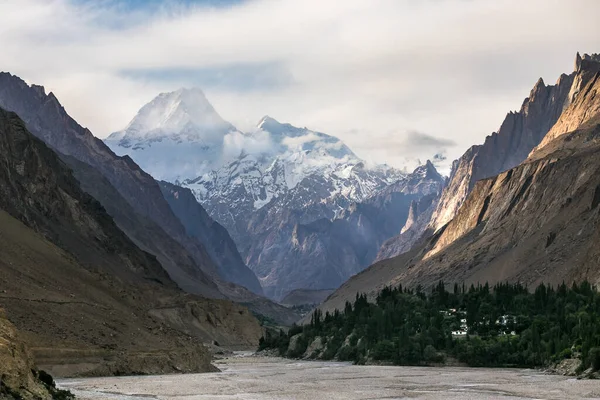 Masherbrum Mountain View from Hushe valley — Foto de Stock