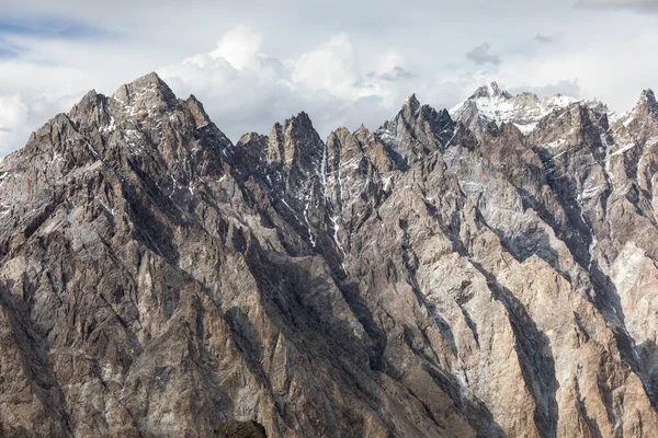 Cima de los conos de Passu montañas de Karakorum — Foto de Stock
