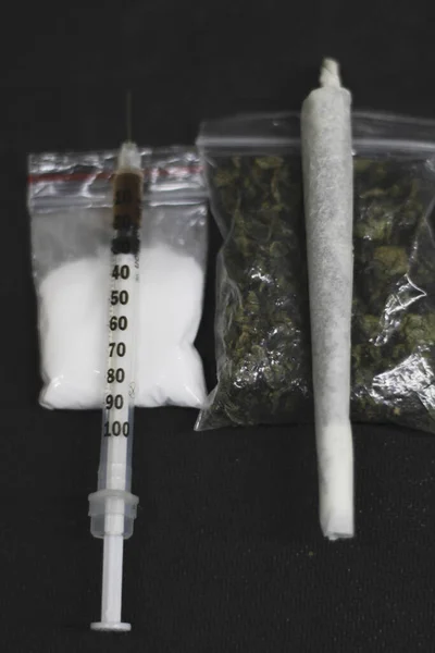 Overhead Photo Cocaine Syringe Resting Cocaine Bag Next Marijuana Joint — Stock Photo, Image