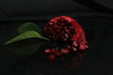  Siyah arkaplan üzerinde varnet