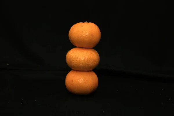 Tangeriner Färsk Frukt Svart Bakgrund — Stockfoto