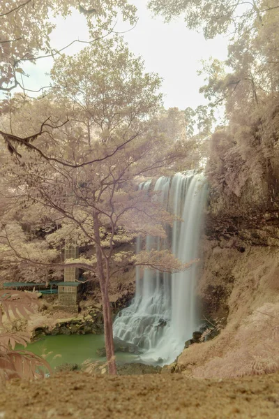 Paisagem Fotos Infravermelho Cachoeira Dambri Uma Altura Uma Largura Metros — Fotografia de Stock