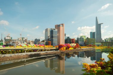 Zaman: 01 Temmuz 2021. Yeri Viet Nam. İçerik: Kızıl ötesi ışık sayesinde, yazar sahnenin ilginç bir renk değişikliği olduğunu fark etti.